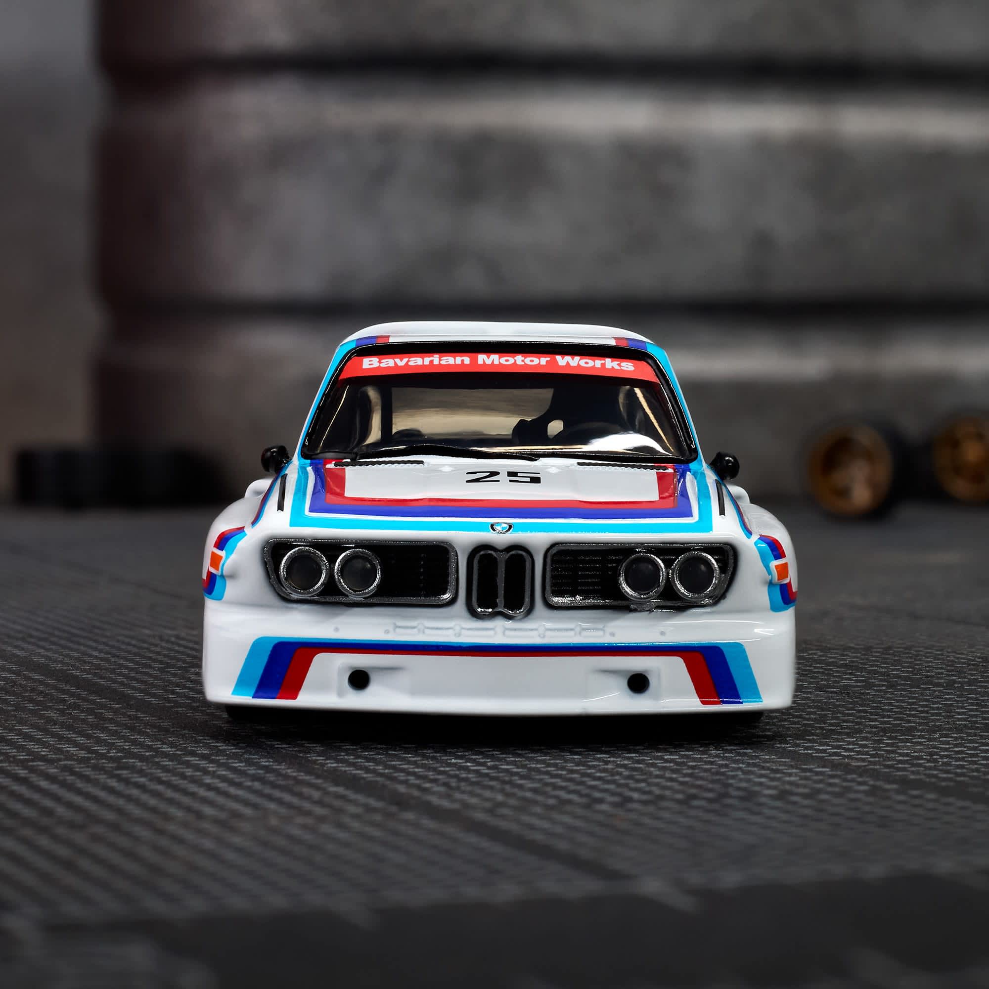 Hot Wheels Elite 64 BMW 3.0 CSL Race de 1975
